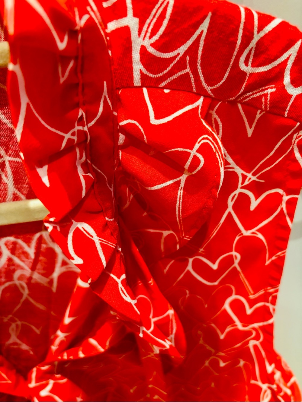 LOFT Red Sleeveless Ruffle V-Neck Heart Print Top - Picture 2 of 4